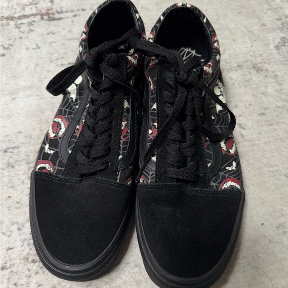 Vans - Picture 2 of 2